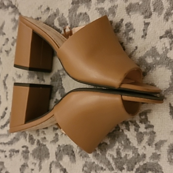 Adrienne Vittadina Tan 8 - Picture 2 of 5